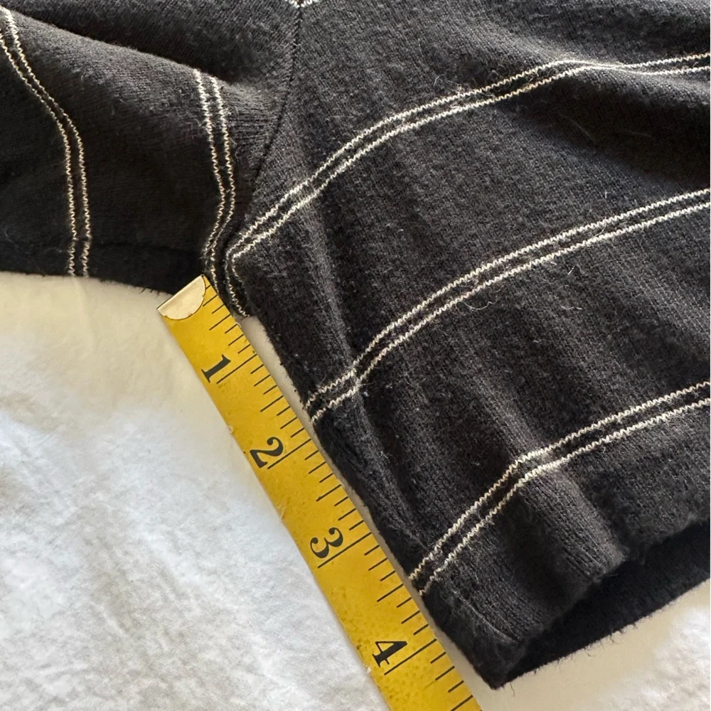 Vince black casual shorts, size large - Picture 14 of 14